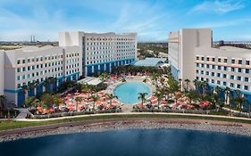 Universal Endless Summer Resort